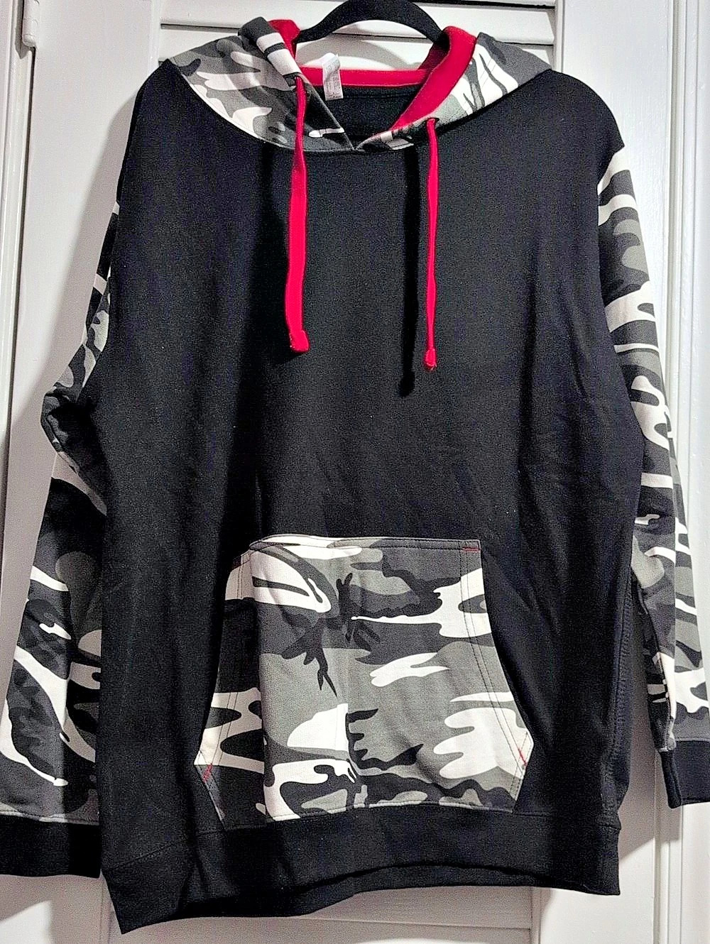 Camo Sleeve Hoodie in Black, Red, Gray, Large